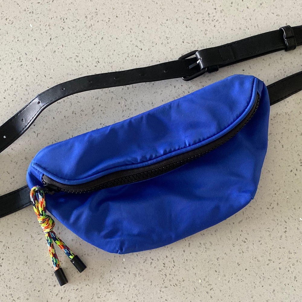 Express blue Fanny pack
